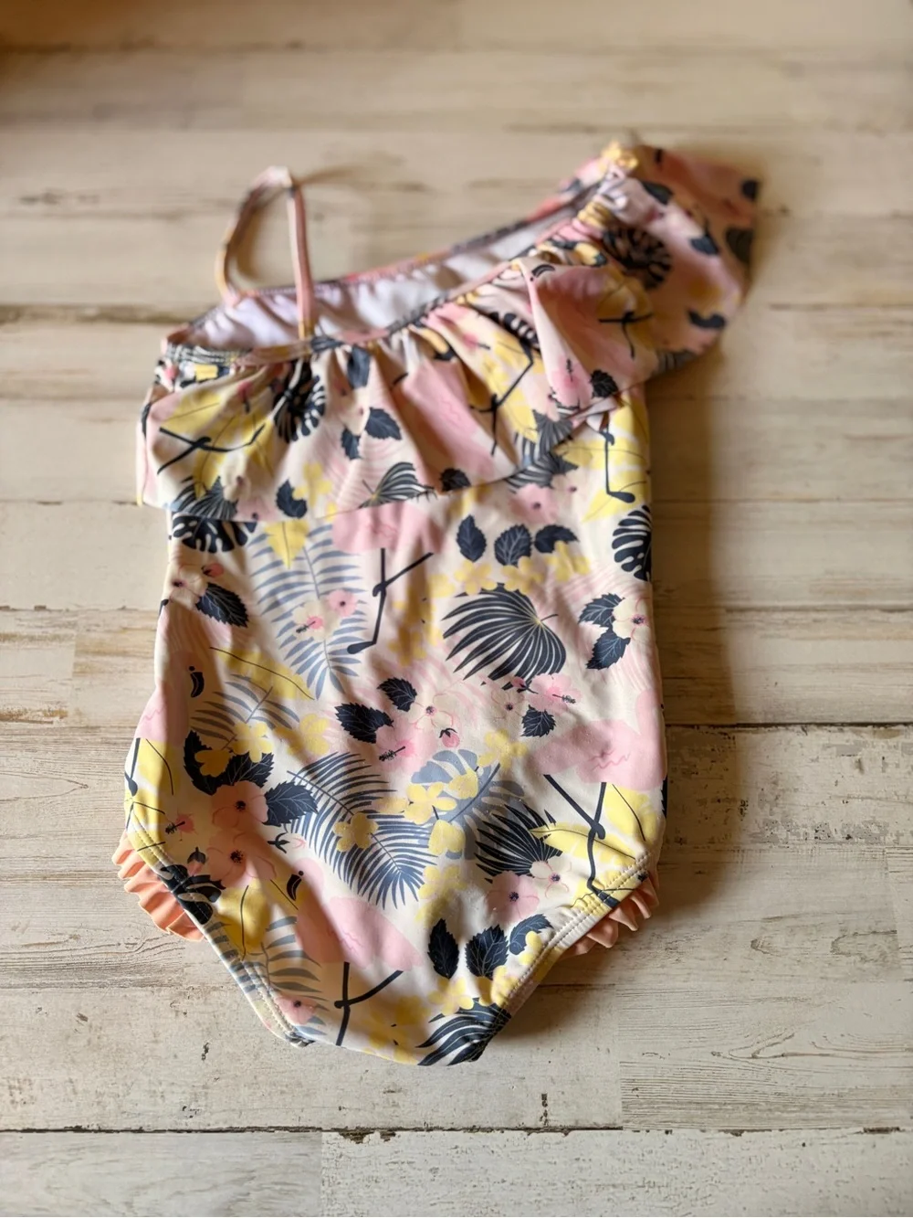 Girls One-Shoulder Floral Ruffle Butts swimsuit size 5-6